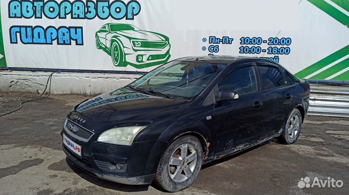 Накладка стекла заднего правого Ford Focus 2 4M51A