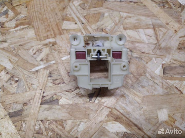 Замок дверцы Gorenje 002017