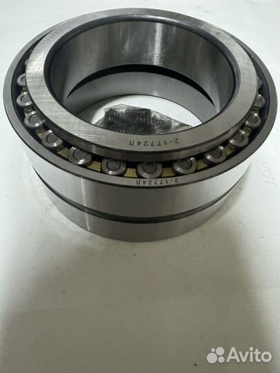 Подшипники 2-17724Л