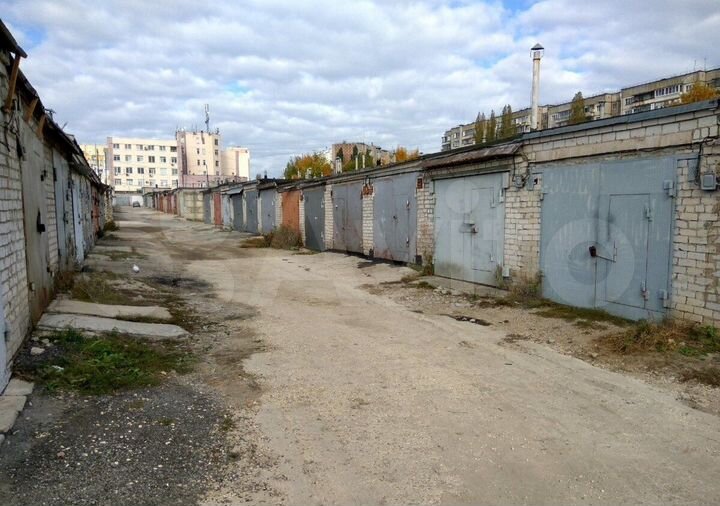 Гараж, > 30 м²