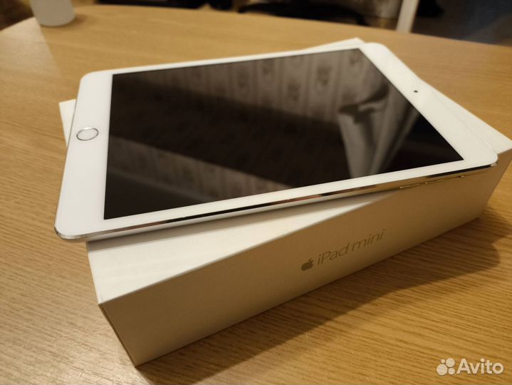 Планшет iPad Mini 3