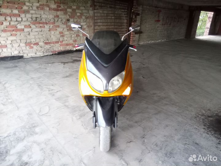 Продам максискутер T-max 500