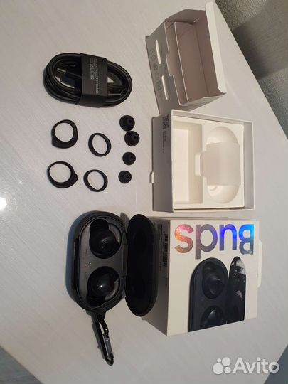 Беспроводные наушники samsung galaxy buds