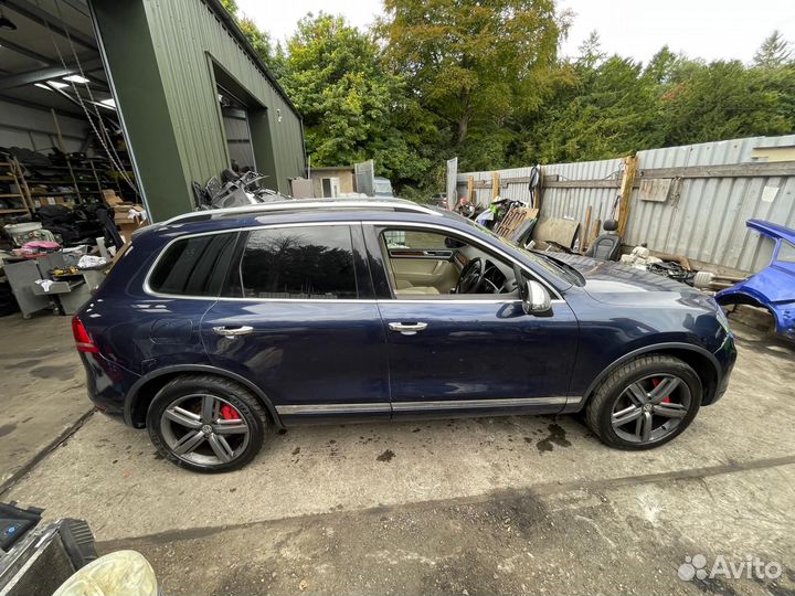 В полный разбор VW Touareg