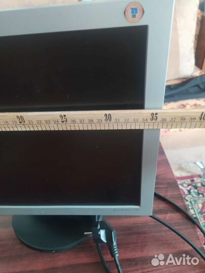 Монитор Samsung