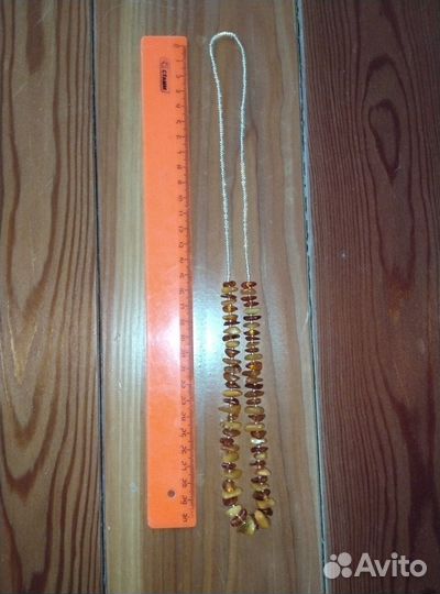 Модные бусы из пейзажного янтаря