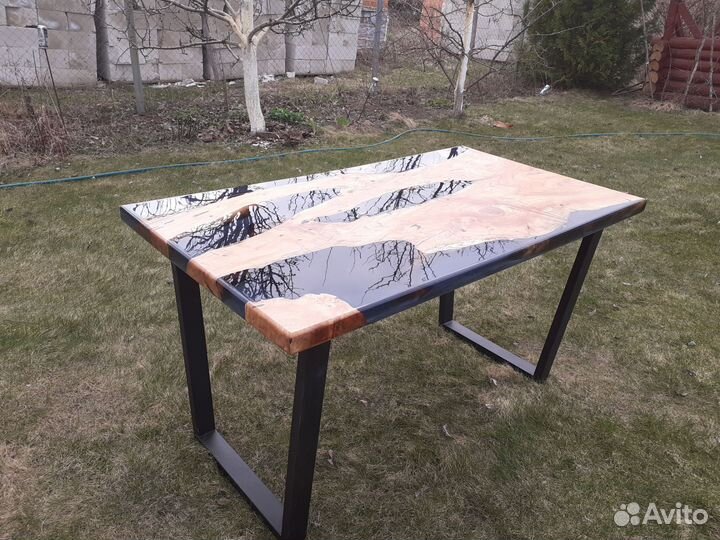 Кухонный стол