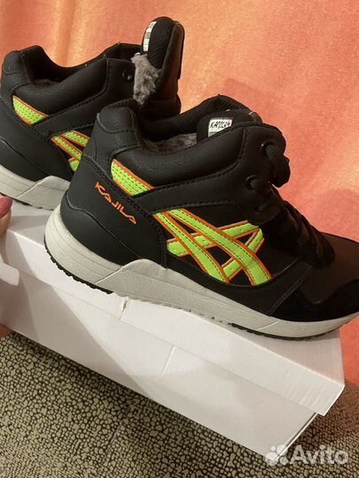 Кроссовки зимние