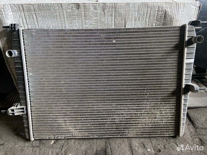 Радиатор охлаждения основной Renault Megane 3