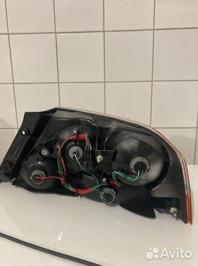 Задняя левая фара Mitsubishi Lancer Evolution 8