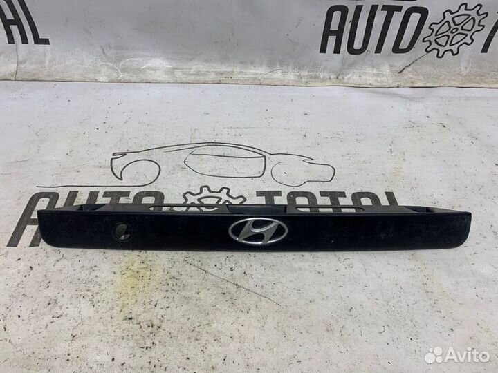 Накладка крышки багажника Hyundai Accent G4EE 2008
