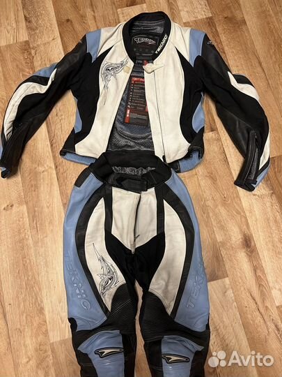 Женский мотокомбинезон, натуральная кожа, р-р 42