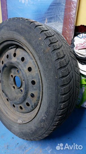 Резина зимняя kumho 205/60 R16 б/у с дисками