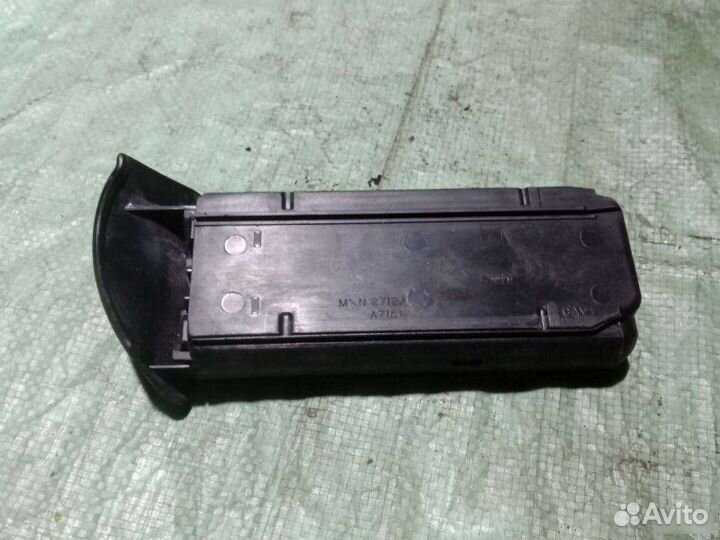 Пепельница Ford Focus 1 седан 2.0I splitport 1999