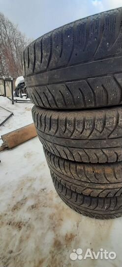 Bridgestone Ice Cruiser 7000 235/65 R17 108T
