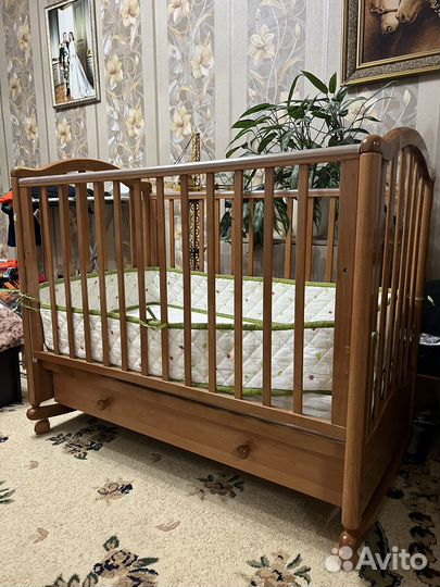 Детская кроватка