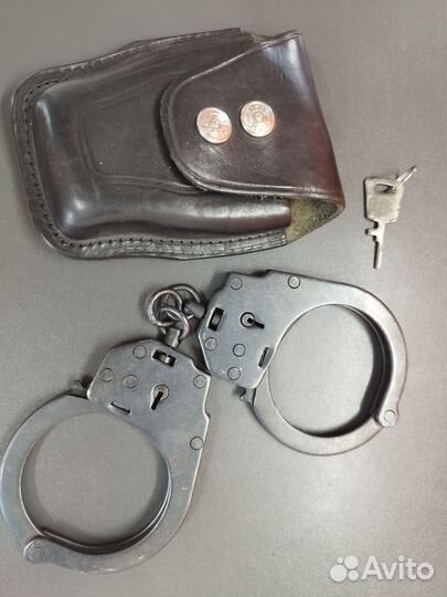 Полицейские наручники