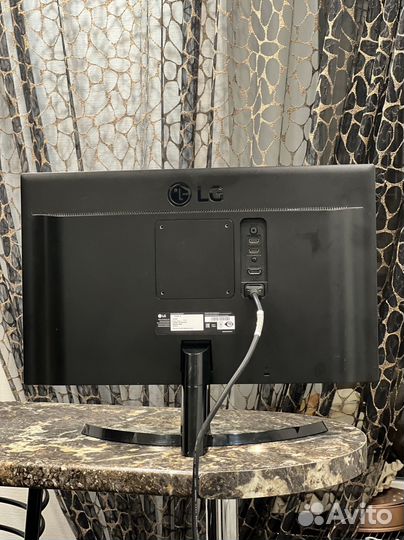 Монитор LG 24UD58-B 4K 23.8