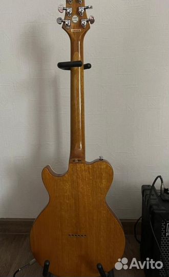 Электрогитара Greg Bennett с комбоусилителем