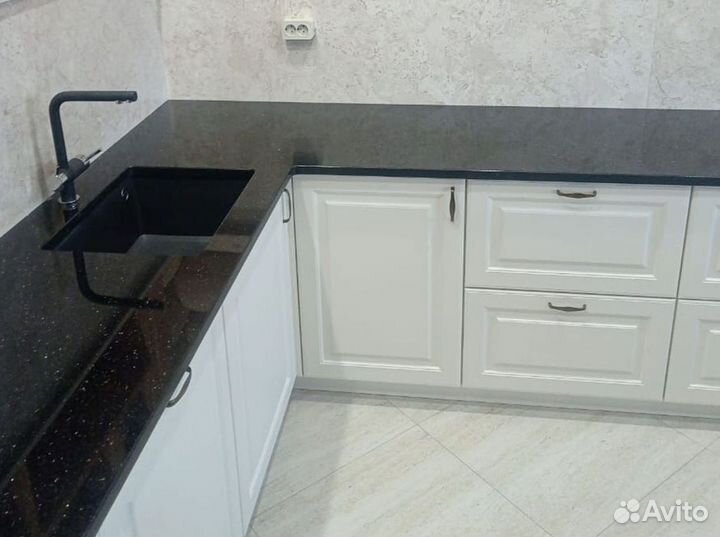 Столешница из гранита Парадизо маркино