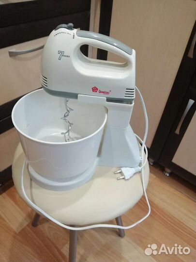 Миксер с чашей