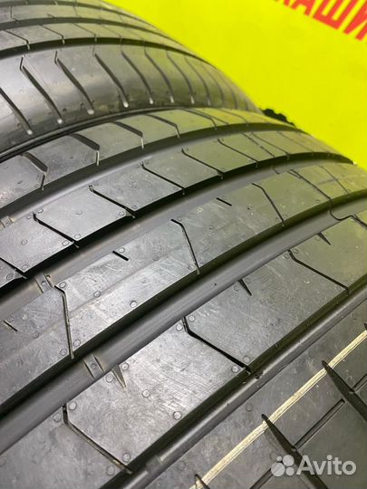 Pirelli P Zero PZ4 275/40 R19 101Y