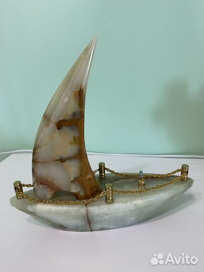 Кораблик из оникса