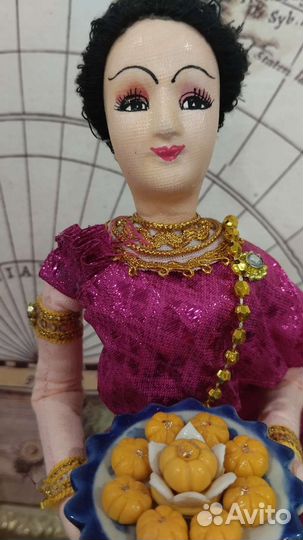 Девушка сувенир из Тайланда