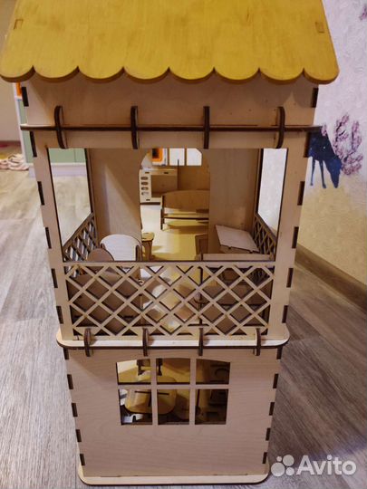 Домик кукольный