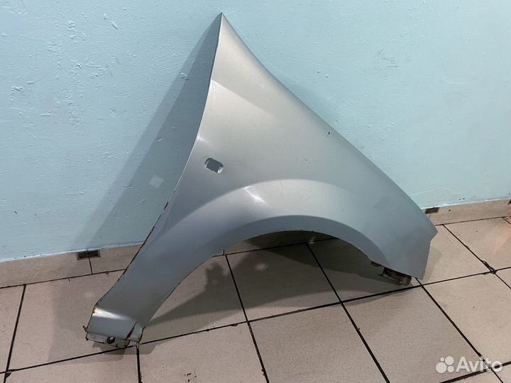 Крыло переднее правое Renault Logan