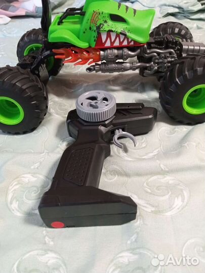 Детская машина на аккумуляторе с пультом)