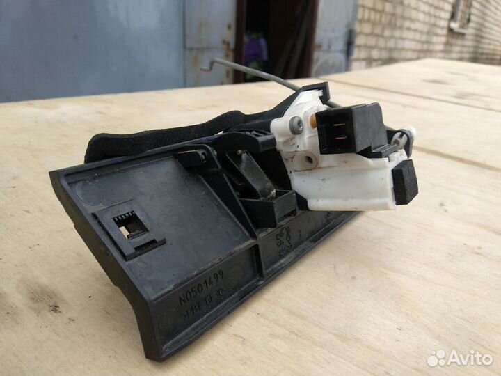 Ручка багажника Пежо 206