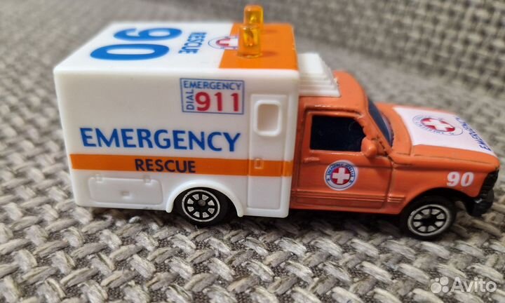 Модель автомобиля Welly 9712