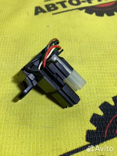 Блок кнопок руля Kia Rio 3 QB G4FC 2017