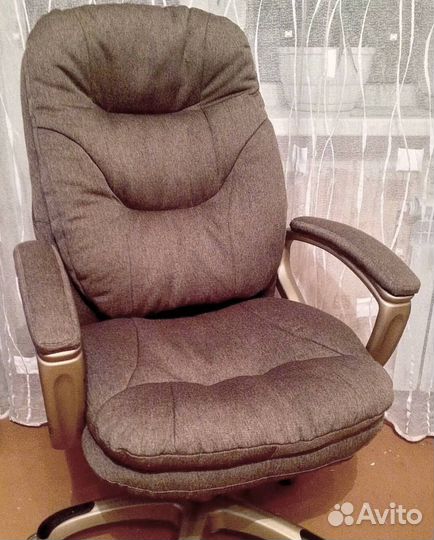 Перетяжка мебели. Перетяжка офисных кресел