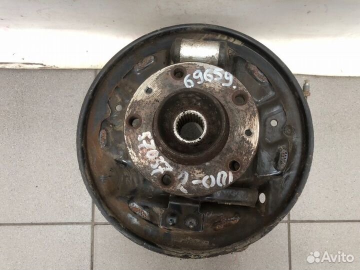 Кулак задний задний правый Renault Duster