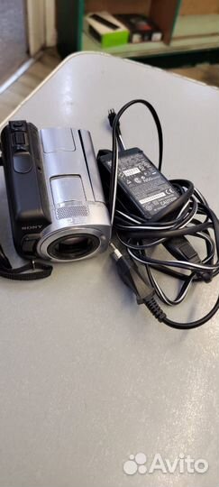 Видеокамера Sony DCR-SR85E