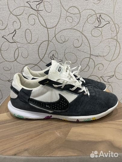 Футзалки Nike