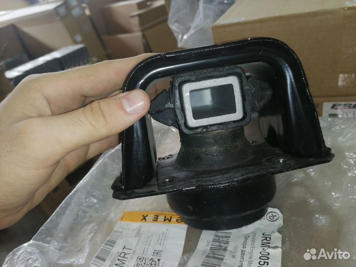 Опора двигателя правая 2.0 citroen c4 \peugeot 307