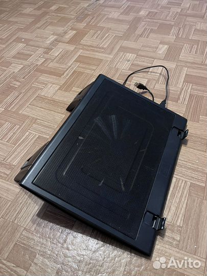 Охлаждающая подставка для ноутбука