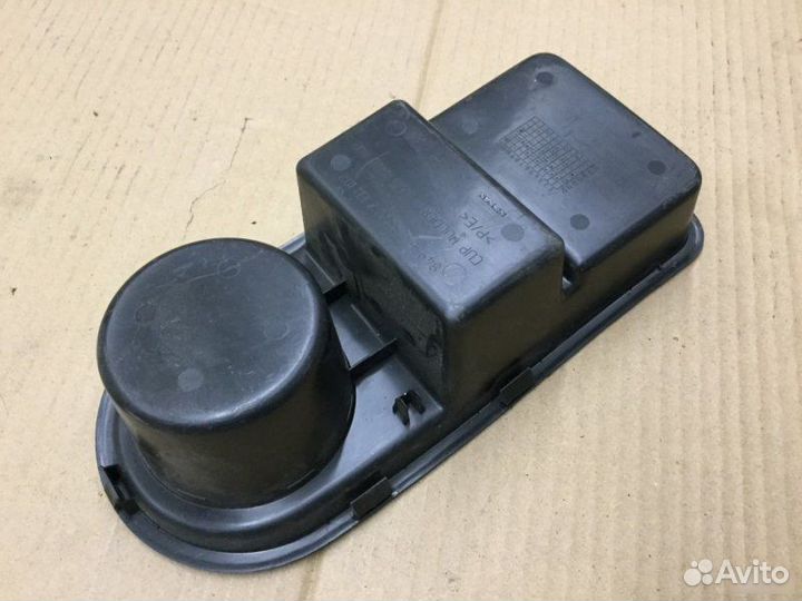 Подстаканник Nissan Pathfinder R51M 2004-2013