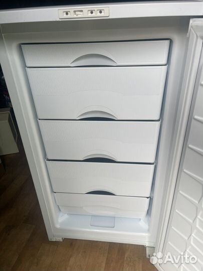 Морозильный шкаф