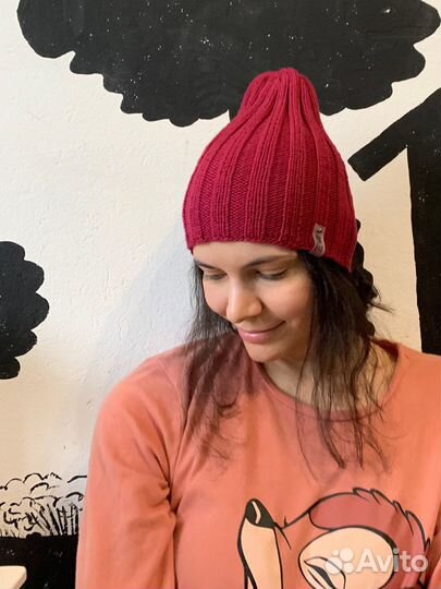 Шапка с вытянутой макушкой, женская, ручная вязка