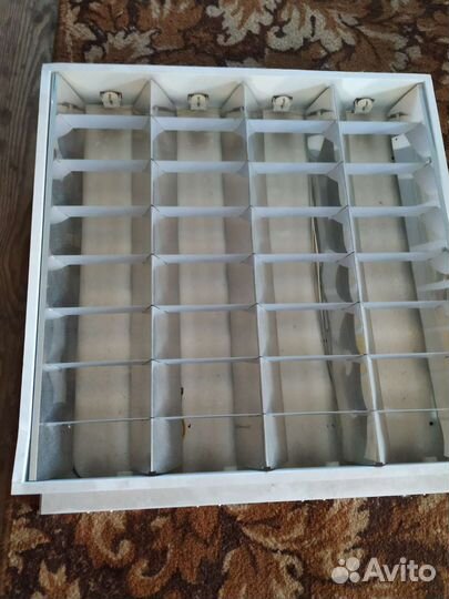 Плафоны с лампами дневного света