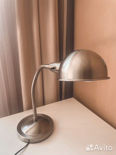 Лампа настольная