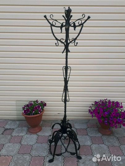 Кованая вешалка. торг