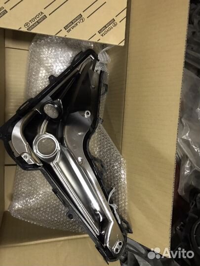 Стекло передней левой противотуманки Лексус lx570