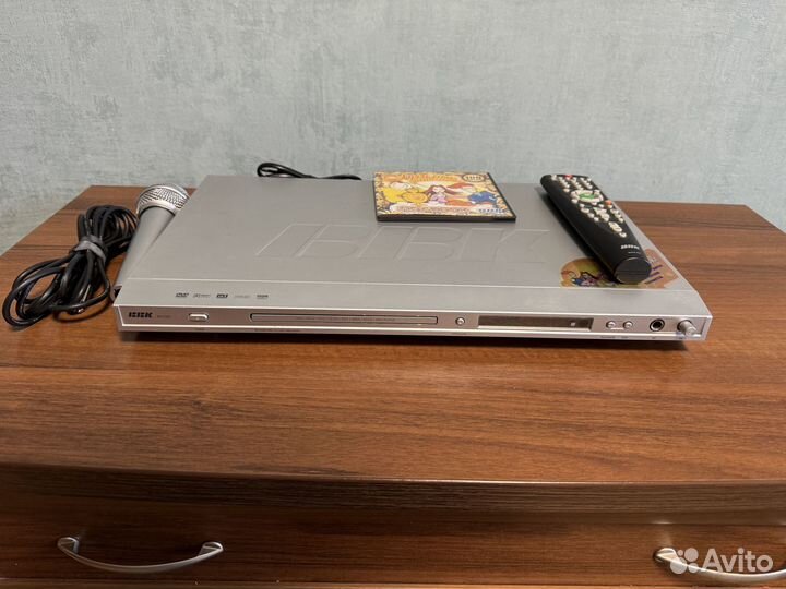 DVD плеер BBK DV123SI (караоке)