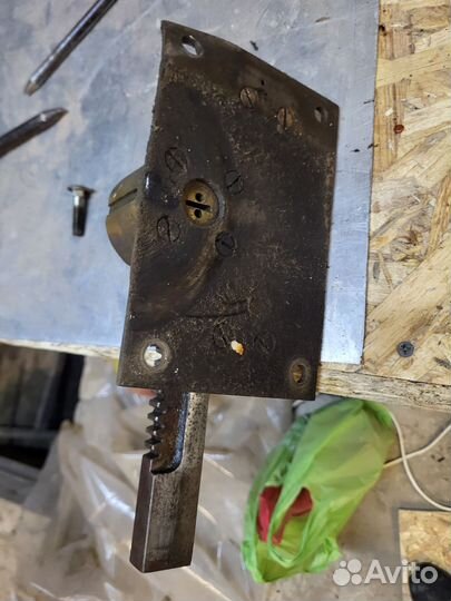 Замок для гаража бу