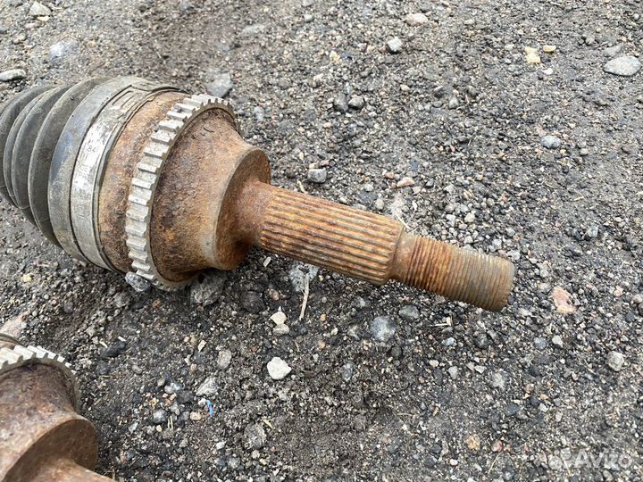 Привод задний правый Mazda Tribute